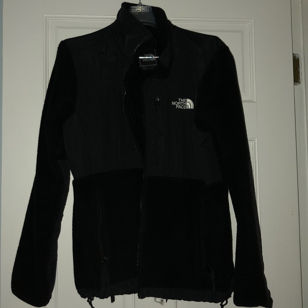 Perfect condition! Womens M black northface Denali